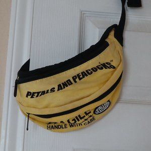 Petal And Peacocks F-Pack